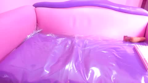 Snapshot of mommy_dirty_squirt chatting on 6, 3, 2025 carolina online show from 6, 3, 2025