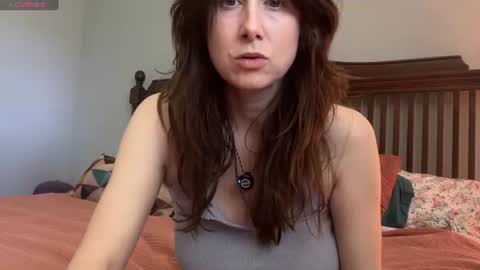 Snapshot of mommygoddessl chatting on 15, 6, 2026 Goddess L online show from 15, 6, 2026