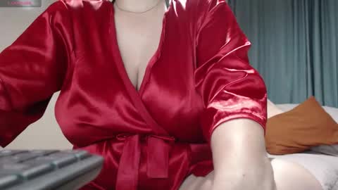 Daphne  online show from 10, 11, 2025