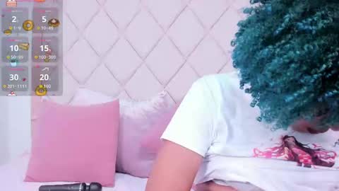 Momo  online show from 25, 9, 2025