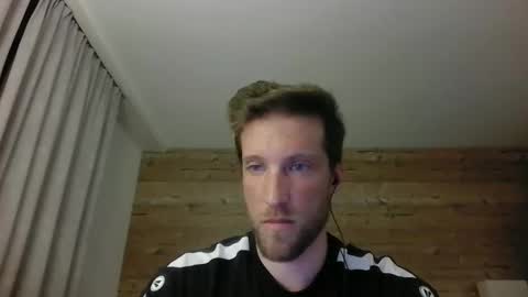 Snapshot of moms_little_monster chatting on 9, 12, 2024 moms_little_monster online show from 9, 12, 2024