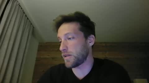 Snapshot of moms_little_monster chatting on 9, 12, 2024 moms_little_monster online show from 9, 12, 2024