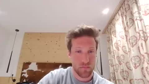 Snapshot of moms_little_monster chatting on 19, 11, 2025 moms_little_monster online show from 19, 11, 2025