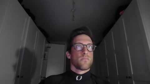 Snapshot of moms_little_monster chatting on 30, 11, 2025 moms_little_monster online show from 30, 11, 2025