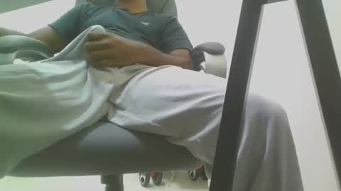 Snapshot of momylover006 chatting on 4, 12, 2025 Mommy Lover online show from 4, 12, 2025