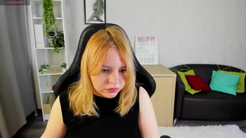 Snapshot of mon1ca_jones chatting on 5, 2, 2026 mon1ca_jones online show from 5, 2, 2026