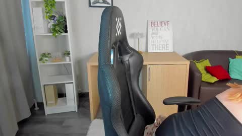 Snapshot of mon1ca_jones chatting on 8, 2, 2026 mon1ca_jones online show from 8, 2, 2026