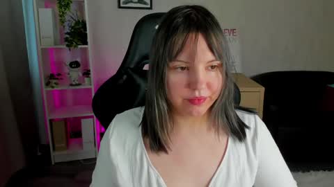 Snapshot of mon1ca_jones chatting on 1, 3, 2026 mon1ca_jones online show from 1, 3, 2026