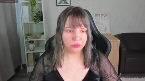 Snapshot of mon1ca_jones chatting on 4, 3, 2026 mon1ca_jones online show from 4, 3, 2026