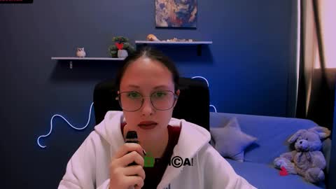 Mona  online show from 7, 3, 2025