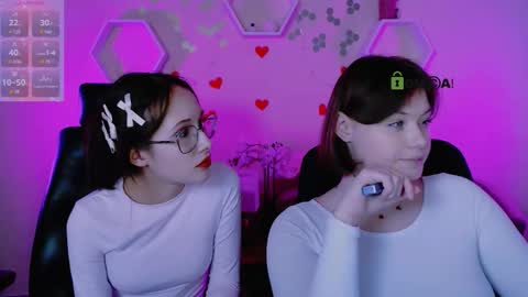 Mona  online show from 11, 10, 2025