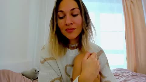 Snapshot of mona_cruz chatting on 14, 12, 2024 Mona online show from 14, 12, 2024