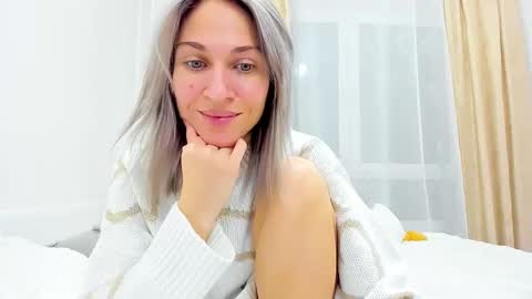 Snapshot of mona_cruz chatting on 5, 2, 2025 Mona online show from 5, 2, 2025