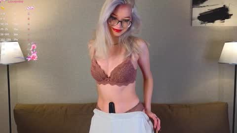 Snapshot of monahase chatting on 20, 1, 2025 Mona online show from 20, 1, 2025