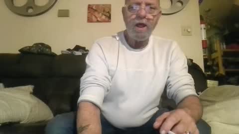 Snapshot of mondaymonday chatting on 15, 12, 2024 mondaymonday online show from 15, 12, 2024