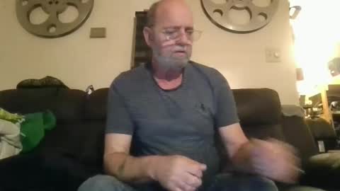 Snapshot of mondaymonday chatting on 3, 1, 2025 mondaymonday online show from 3, 1, 2025