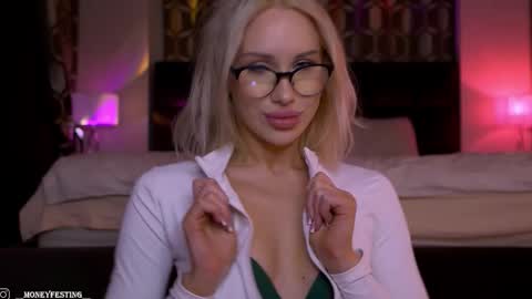 Angelina online show from 16, 10, 2025