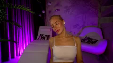 Angelina online show from 7, 11, 2025