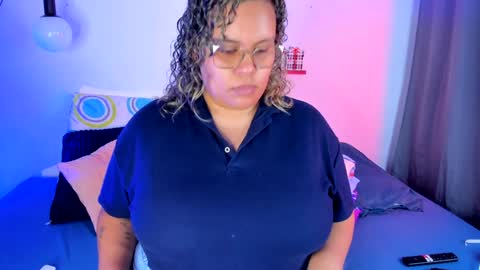 aleja      independent model       online show from 31, 1, 2025