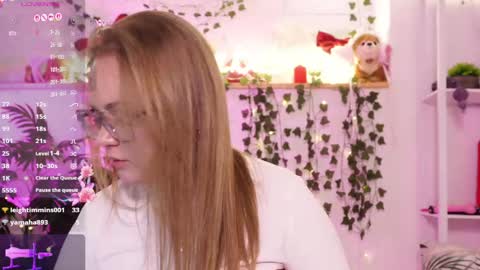 monicaasis online show from 16, 4, 2026