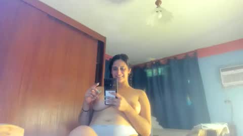 monika_robless online show from 9, 9, 2025