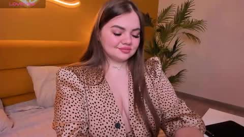 Monika online show from 5, 2, 2025