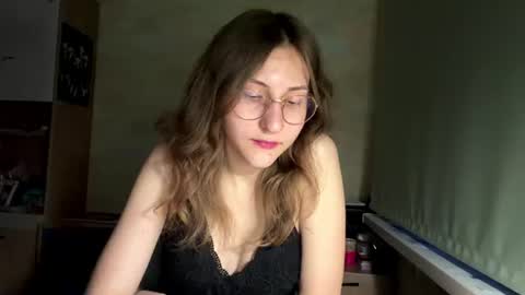 Mia online show from 25, 6, 2026