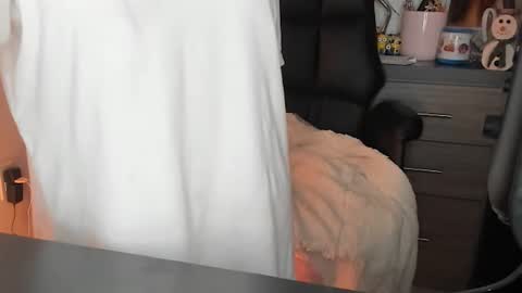 Monilee online show from 15, 10, 2025