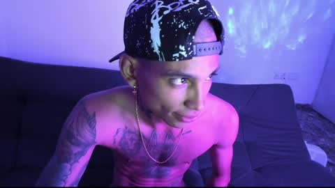 monkeyd_66 online show from 13, 12, 2024