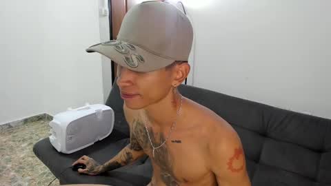 monkeyd_66 online show from 12, 1, 2025