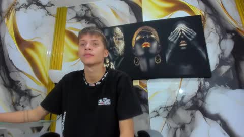 Snapshot of mono_blonde chatting on 1, 10, 2025 mono_blonde online show from 1, 10, 2025