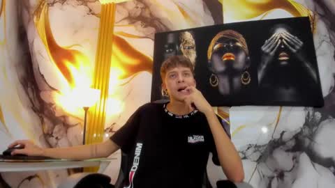 Snapshot of mono_blonde chatting on 7, 10, 2025 mono_blonde online show from 7, 10, 2025