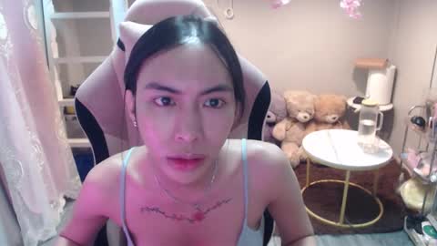 ELYSE A SIMPLE GIRL online show from 17, 11, 2025