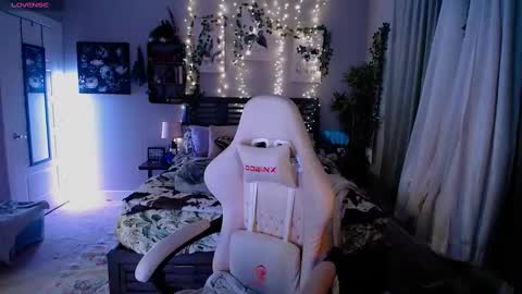 Snapshot of monstrumologist chatting on 7, 3, 2025 Lydia Mooney online show from 7, 3, 2025