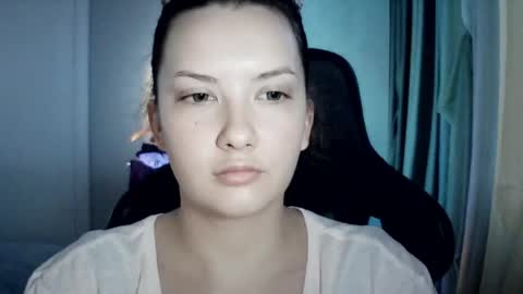 Snapshot of moodiemira chatting on 6, 6, 2026 moodiemira online show from 6, 6, 2026