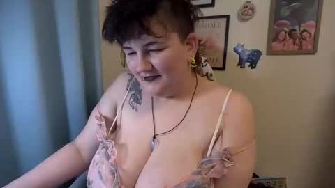 Snapshot of moojay00 chatting on 6, 4, 2026 Moo Jay online show from 6, 4, 2026