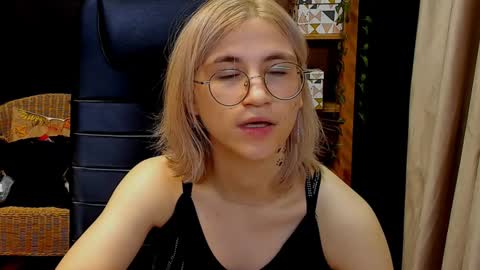 Snapshot of moon13152 chatting on 8, 12, 2024 Katrin online show from 8, 12, 2024