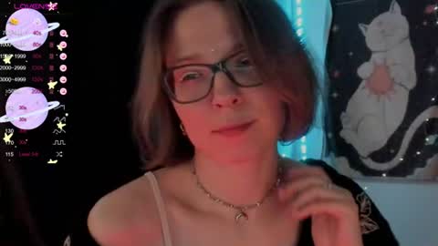 Snapshot of moon__girl chatting on 15, 6, 2026 Roxy online show from 15, 6, 2026