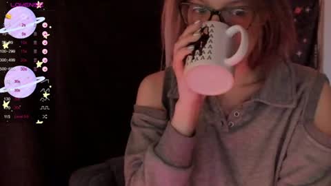 Snapshot of moon__girl chatting on 22, 7, 2026 Roxy online show from 22, 7, 2026