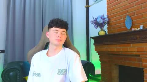 moon_gloww online show from 17, 2, 2026