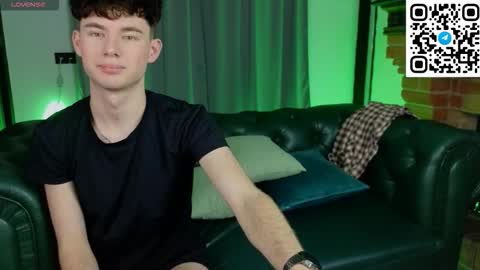 moon_gloww online show from 25, 2, 2026