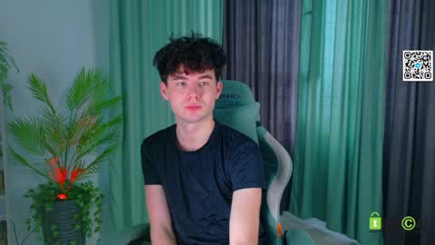 moon_gloww online show from 7, 4, 2026