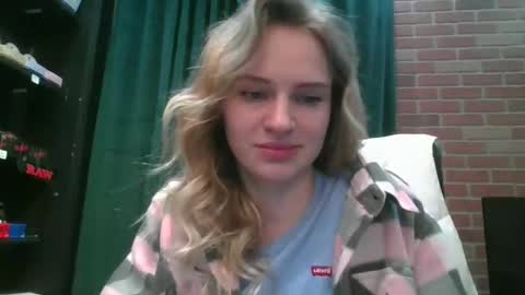 moon_light_girl online show from 28, 2, 2025