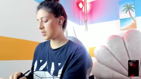 Snapshot of moon_winy chatting on 26, 9, 2025 Winy online show from 26, 9, 2025