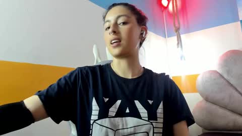 Snapshot of moon_winy chatting on 9, 10, 2025 Winy online show from 9, 10, 2025