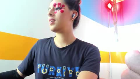 Snapshot of moon_winy chatting on 10, 10, 2025 Winy online show from 10, 10, 2025