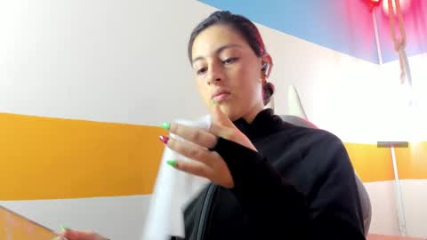 Snapshot of moon_winy chatting on 15, 10, 2025 Winy online show from 15, 10, 2025