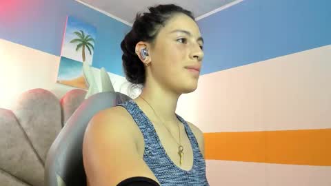 Snapshot of moon_winy chatting on 20, 10, 2025 Winy online show from 20, 10, 2025