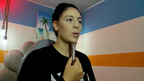 Snapshot of moon_winy chatting on 31, 10, 2025 Winy online show from 31, 10, 2025