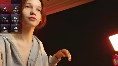 Snapshot of moonberry_yi chatting on 10, 6, 2026 VIPER online show from 10, 6, 2026
